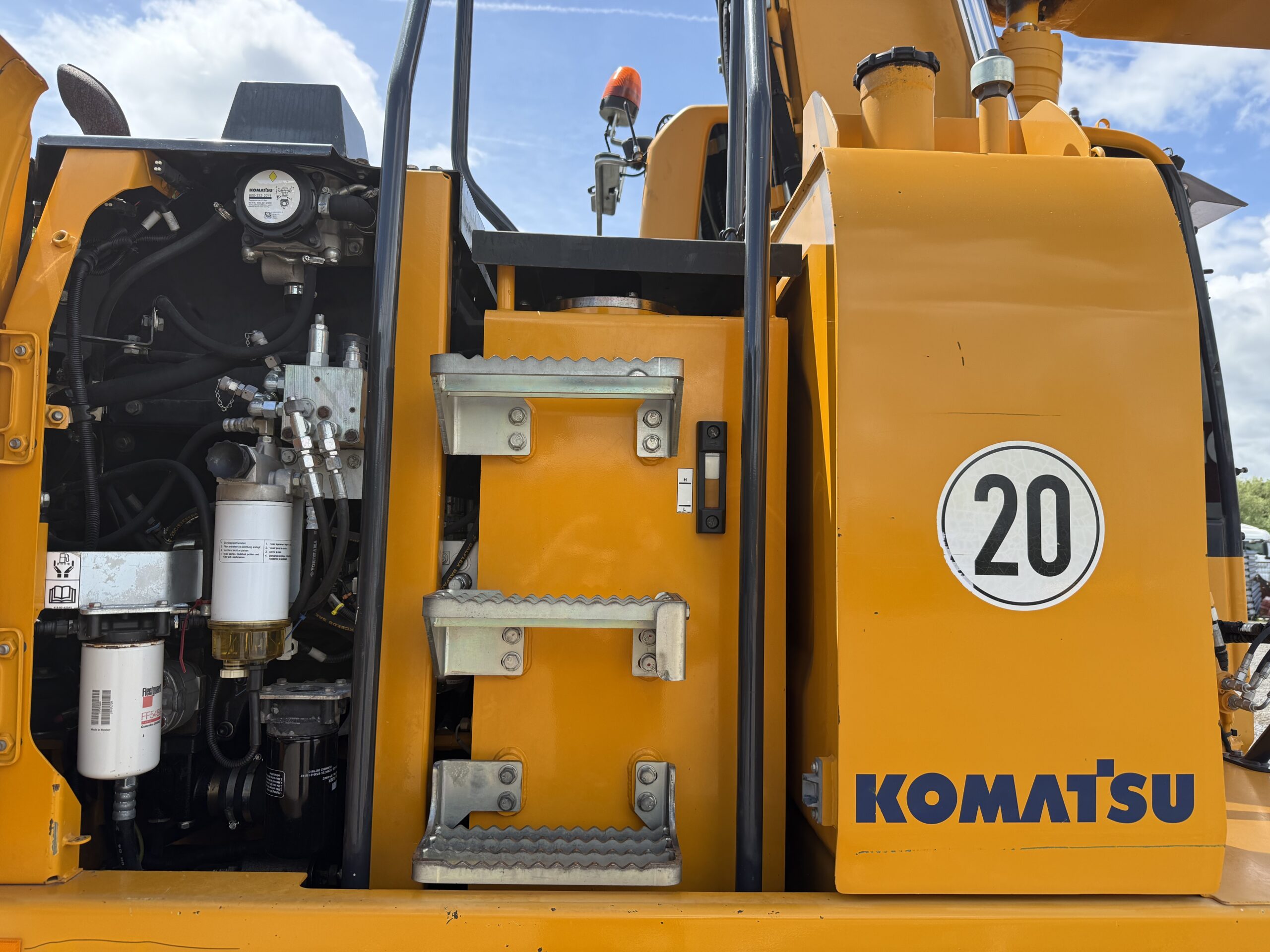 komatsu_pw148-10_2015_gebrauchter_mobilbagger_6042