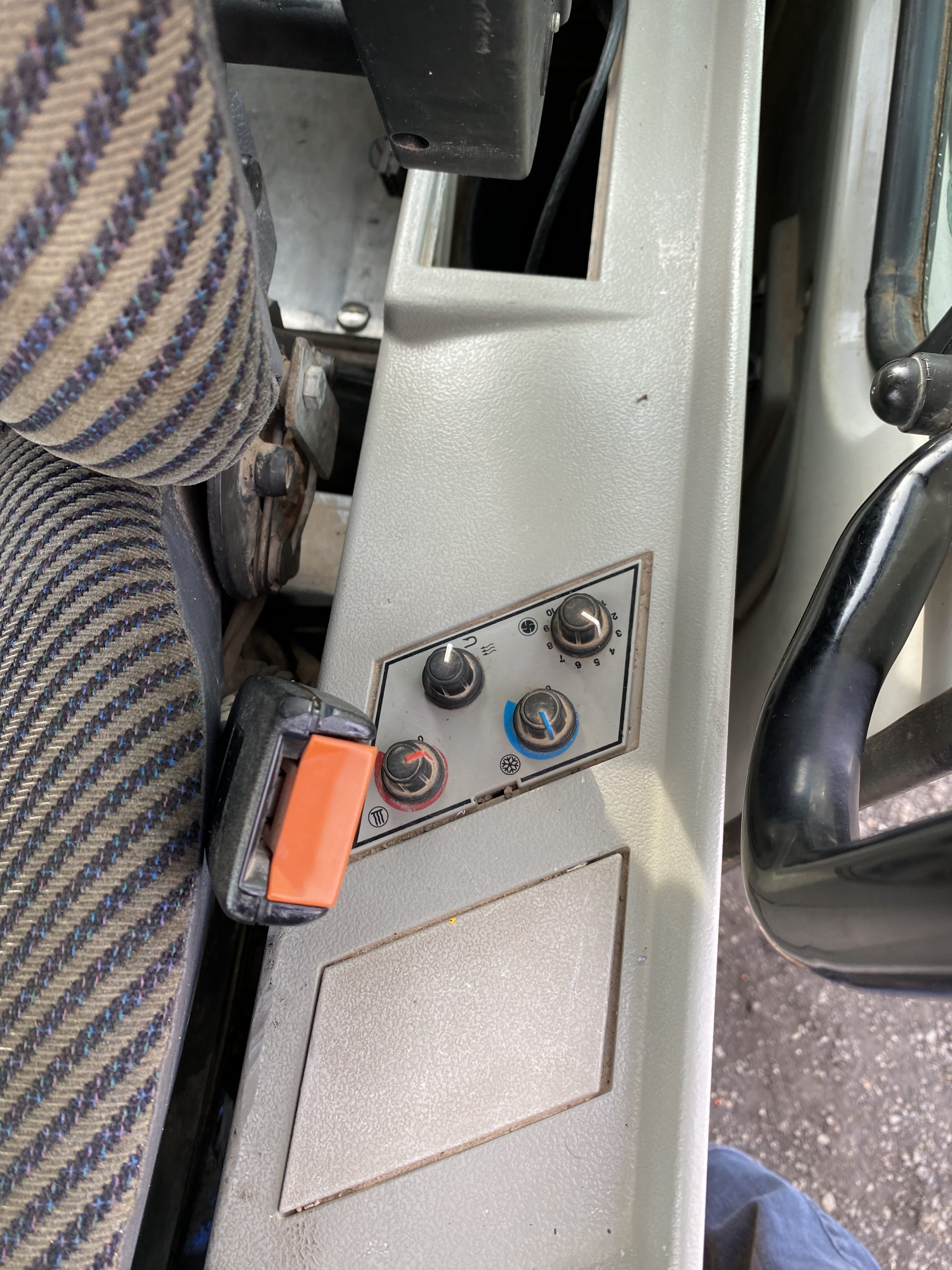 9_Mobilbagger_Liebherr_A904_Gebraucht